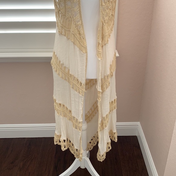 Crochet and cotton vest - Picture 3 of 6